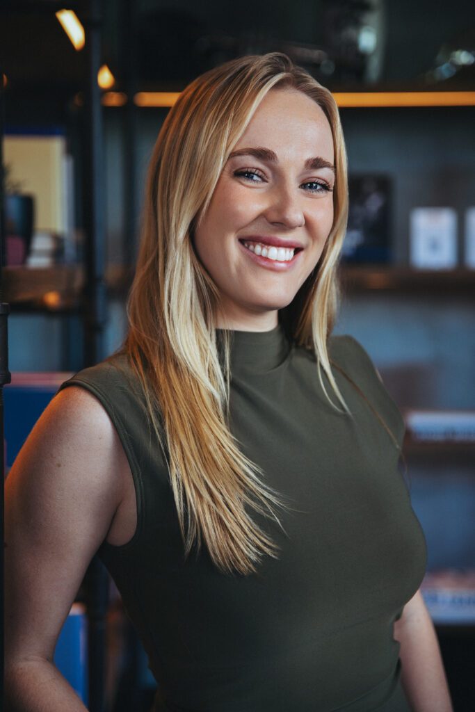 Portrait — Caroline